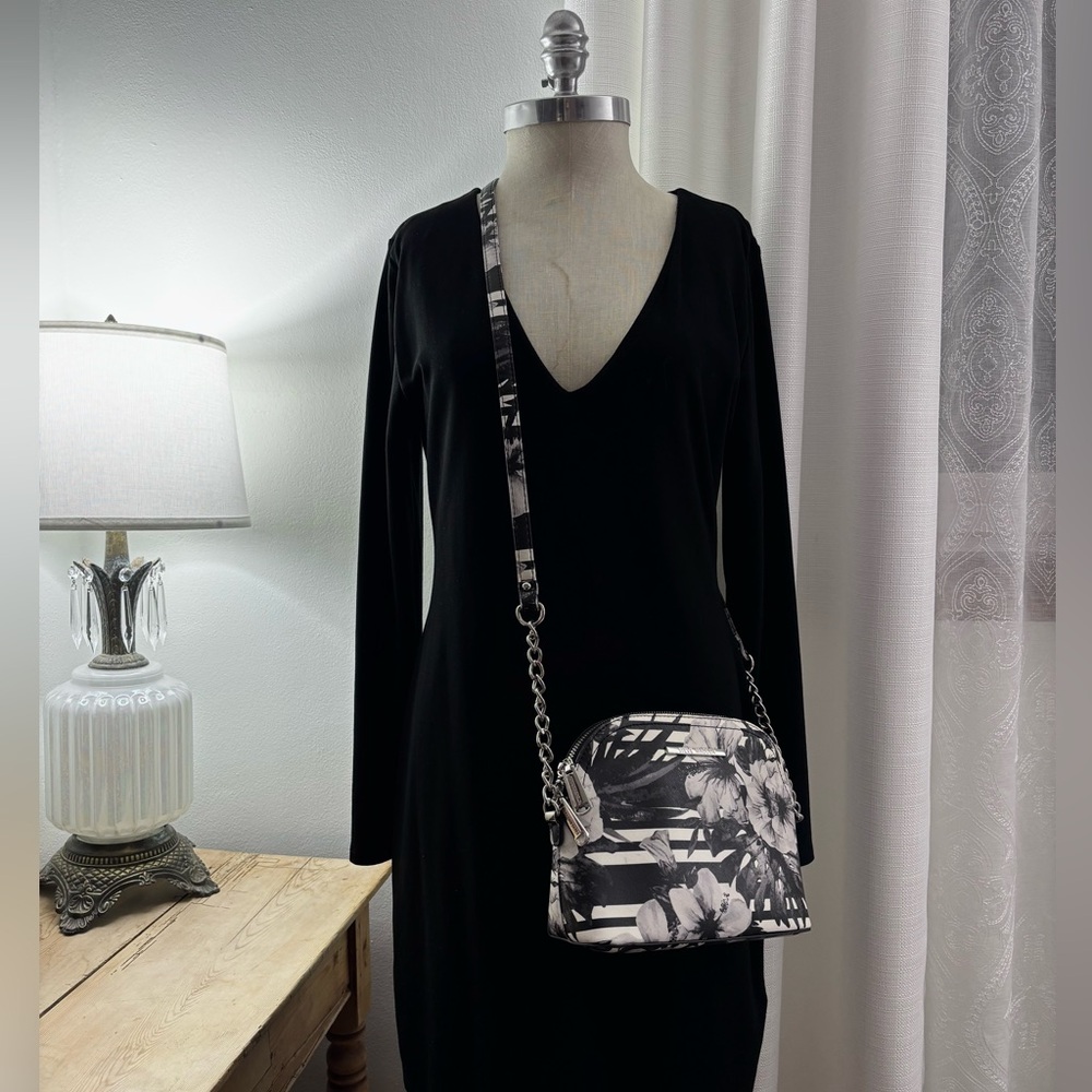 STEVE MADDEN Black & White Tropical Floral Crossbody Bag, VGUC - Picture 2 of 11